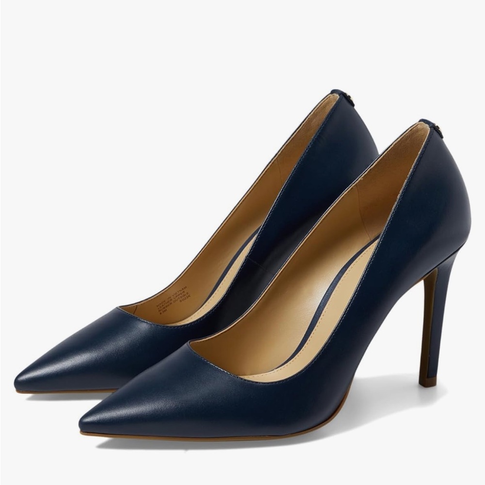 NIB sz 7 Saks Fifth Avenue 4’ Navy Blue Stiletto Heels Classic Design
